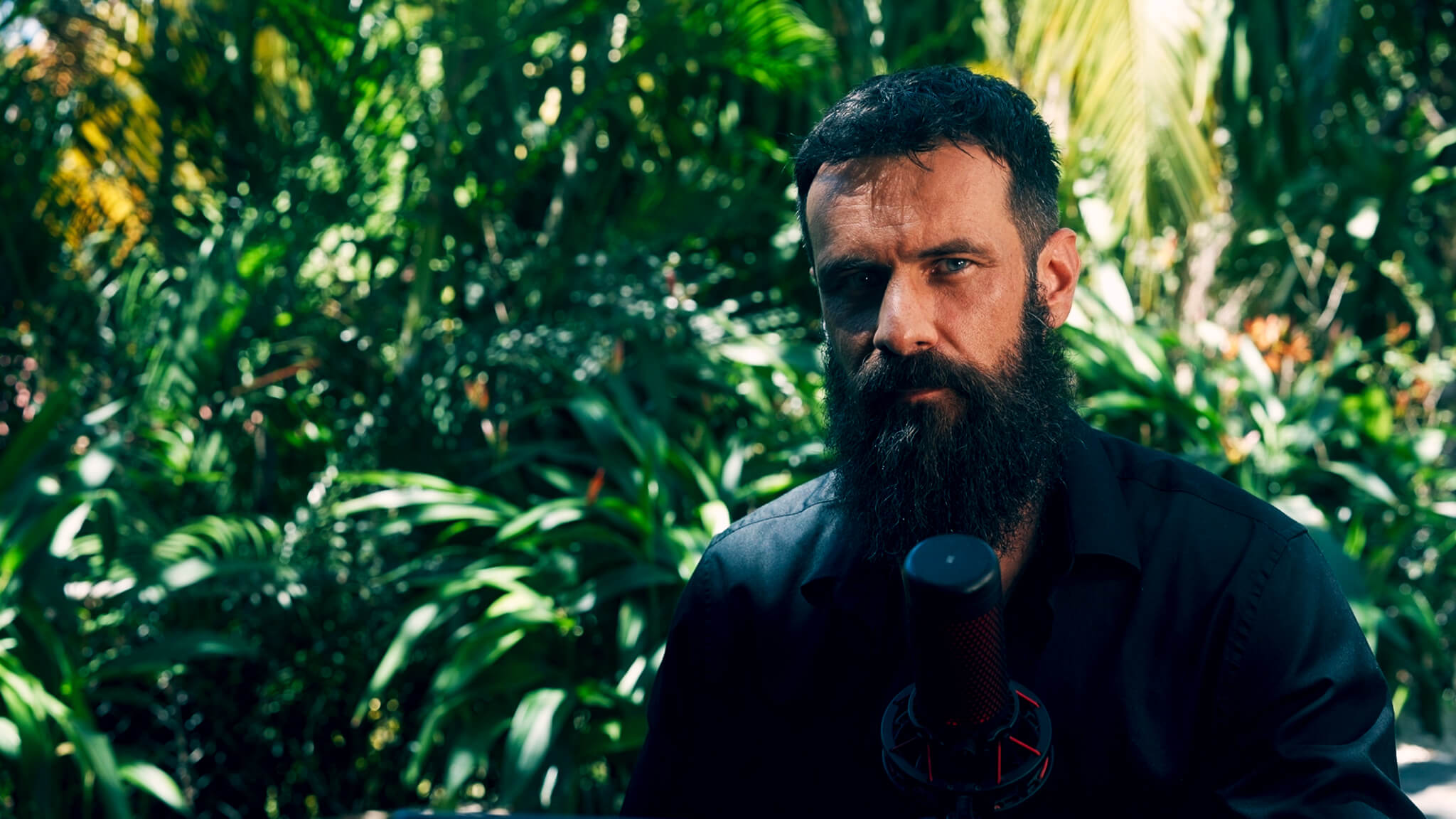 Osobní konzultace a védské vedení – přirozený rozhovor v přírodním prostředí na Kostarice, vedený v důvěře, přítomnosti a lidskosti